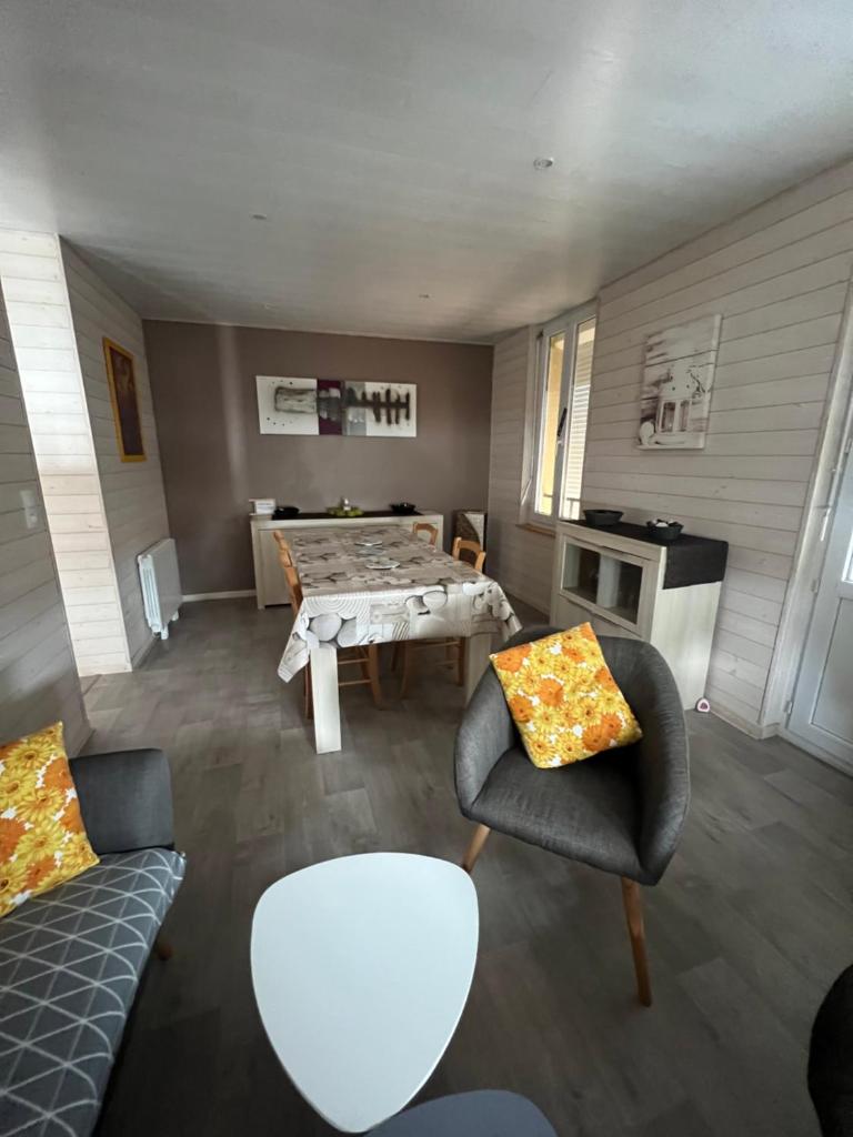 APPARTEMENT 4 PERSONNES CLASSE 2 ETOILES LEBOUCQ Laurent photo 3