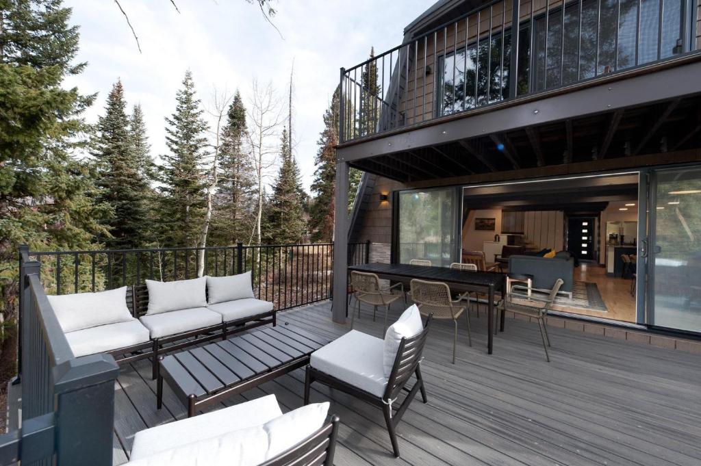 49330 Highway 550 photo 1