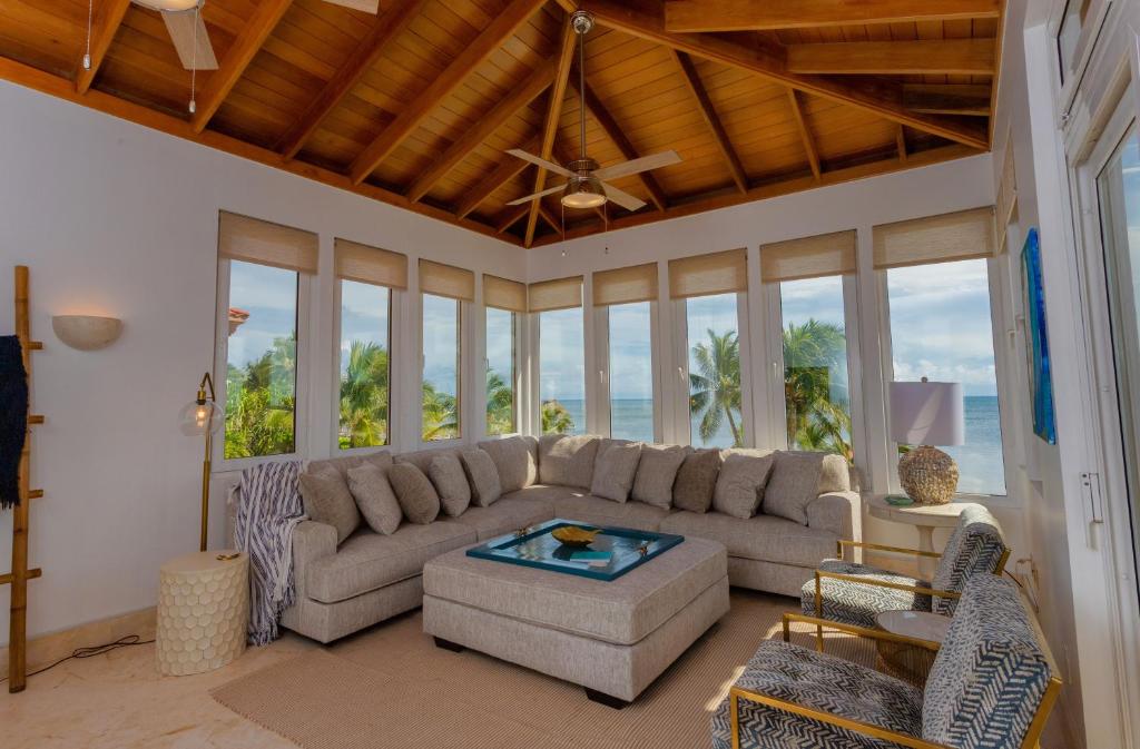 Belizean Cove Estates Luxury Beachfront Villa photo 2