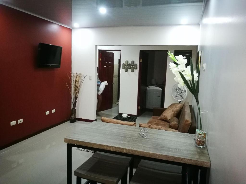 Aptos Casa Caribe, habitaciones privadas en aptos compartidos & aptos completos con auto entrada photo 4
