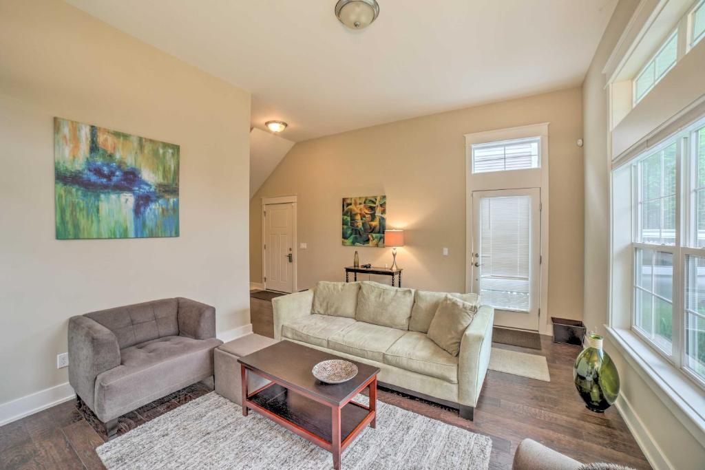 Benton Harbor Townhome with Golf Course View! photo 4