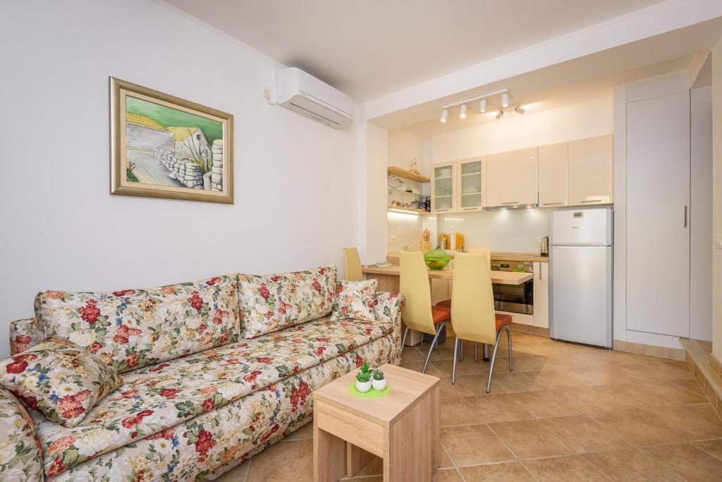 Apartment Jadranka with Sea View in Rogotin photo 2