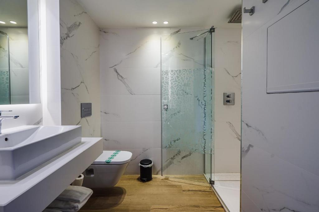 Hotel Brisamar Suites photo 1