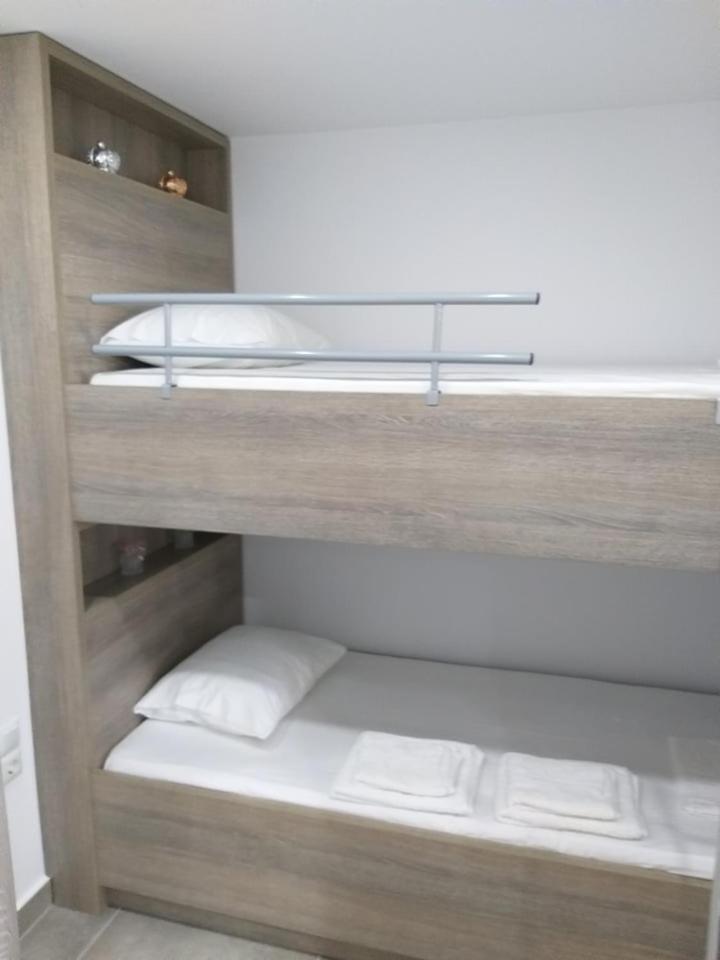 Full apartment with private garden photo 2