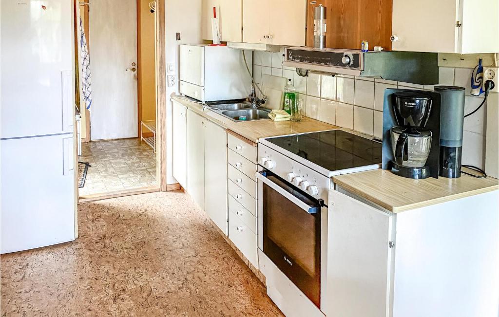 Stunning Home In Bredaryd With Wifi And 3 Bedrooms photo 3