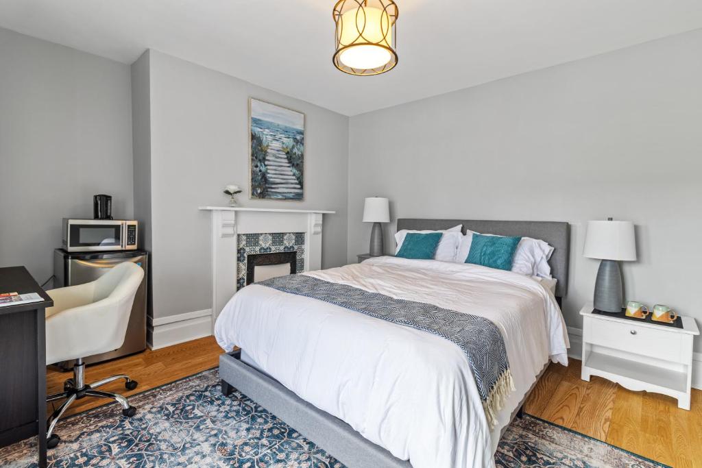 McKay Manor on Duckworth photo 3
