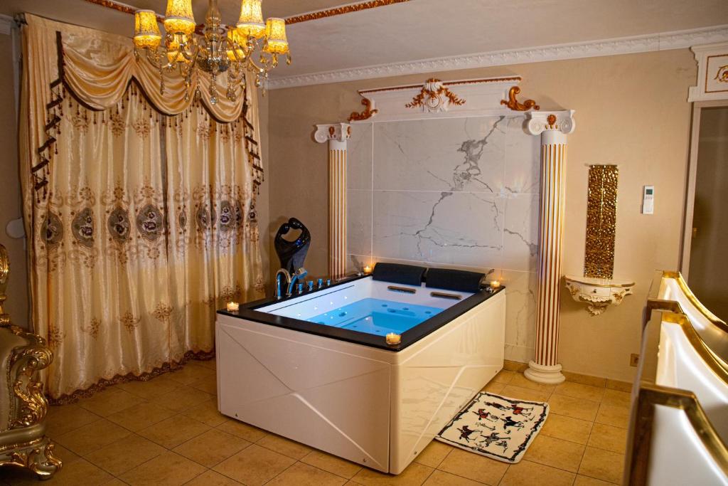 Le Petit Versailles photo 2
