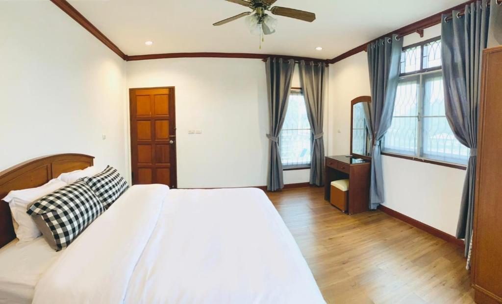 2-Bedrooms house near Bangtao Beach free wifi photo 3