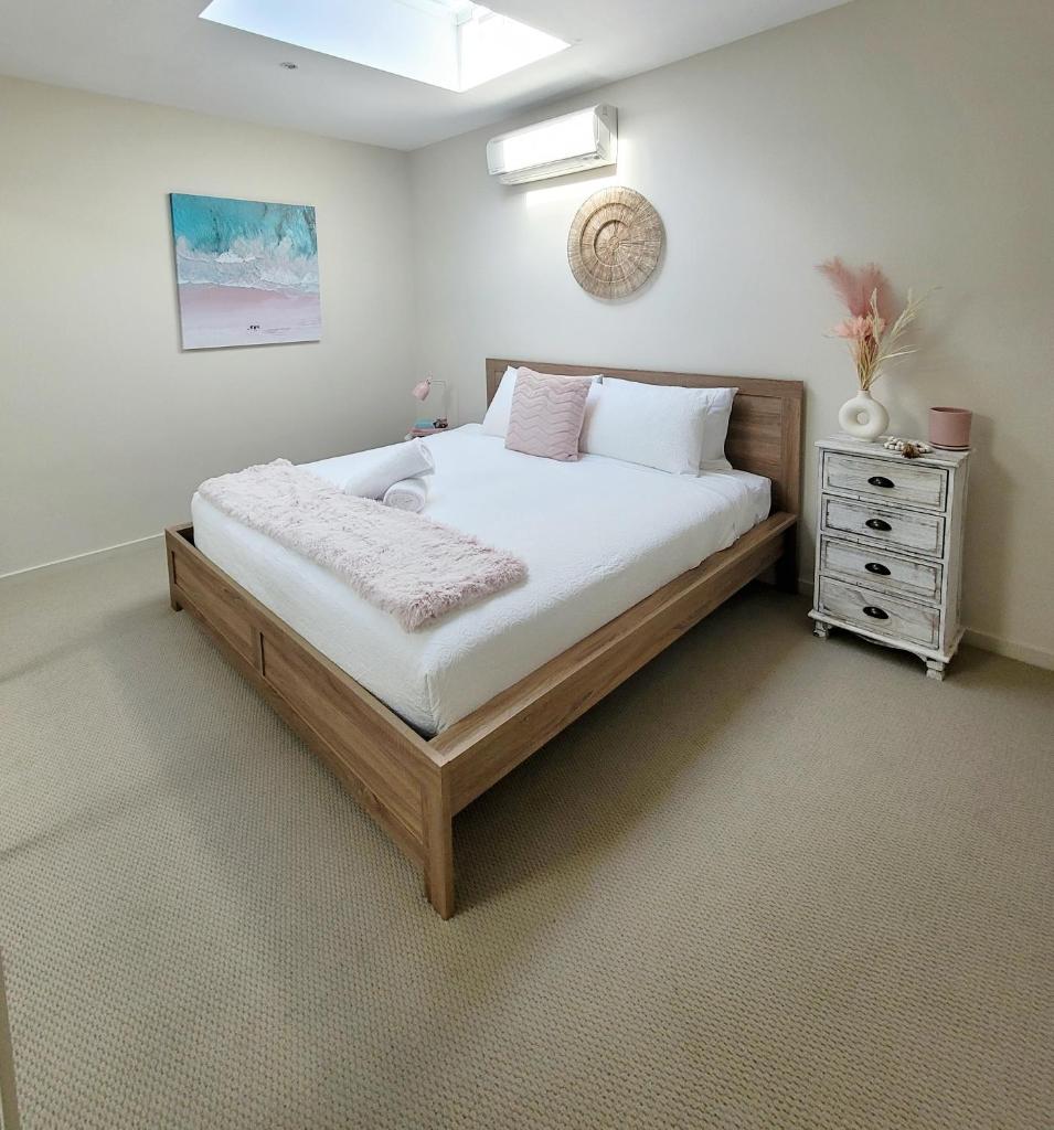 Waters Edge Apartment photo 4