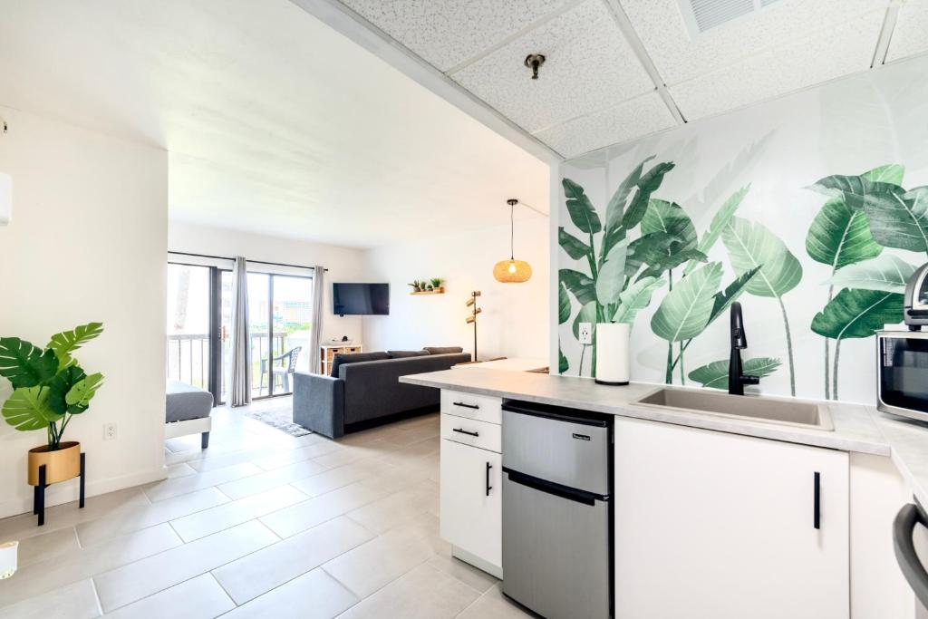 Studio near Universal Studios with great view image