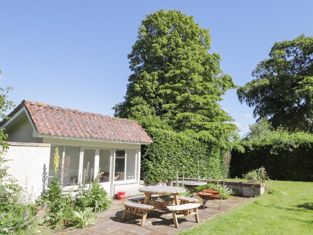 Garden Cottage photo 2
