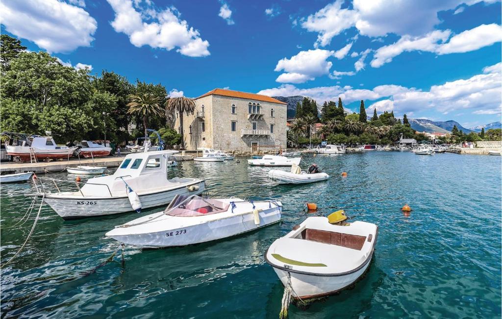 Beautiful Apartment In Kastel Luksic With 1 Bedrooms And Wifi photo 3