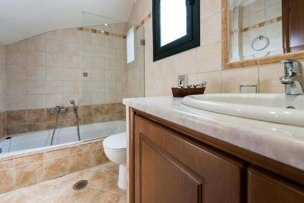 Kookis Village - Tap to explore photos