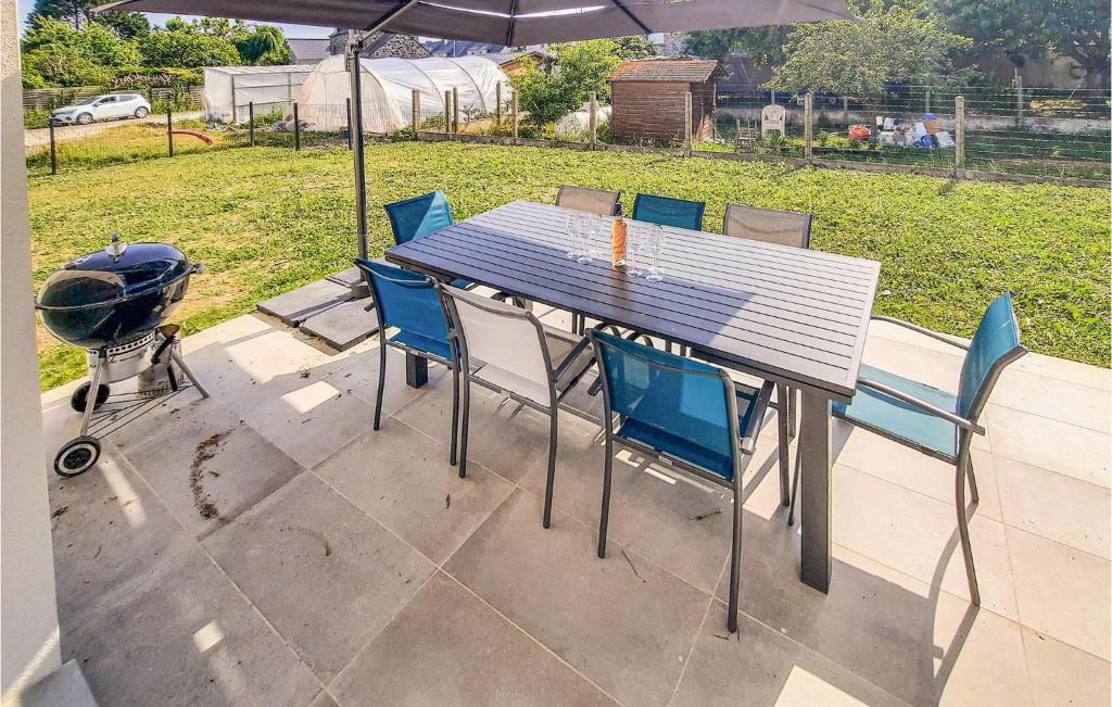 Nice Home In Hirel With Wifi And 4 Bedrooms photo 1