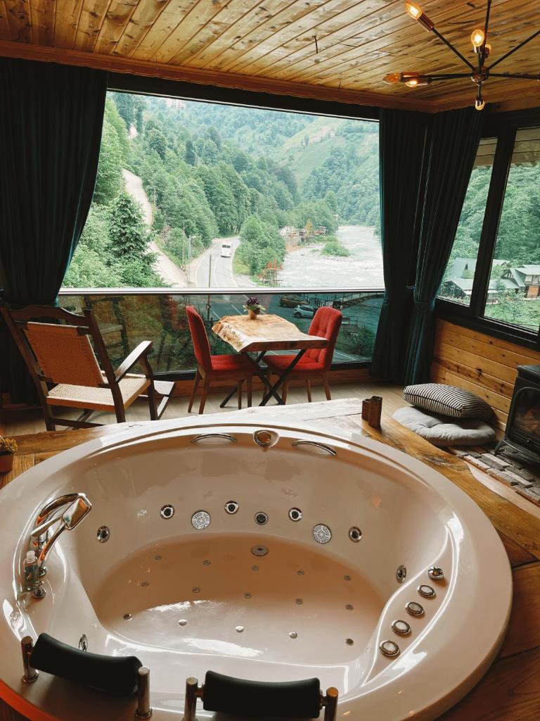 Kiana Bungalov photo 1