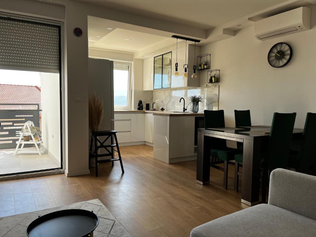Central apartment/free parking/free wifi photo 4
