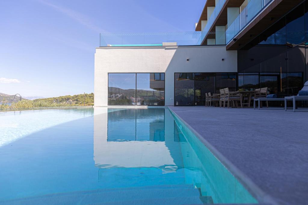 Marinus Beach Hotel photo 1