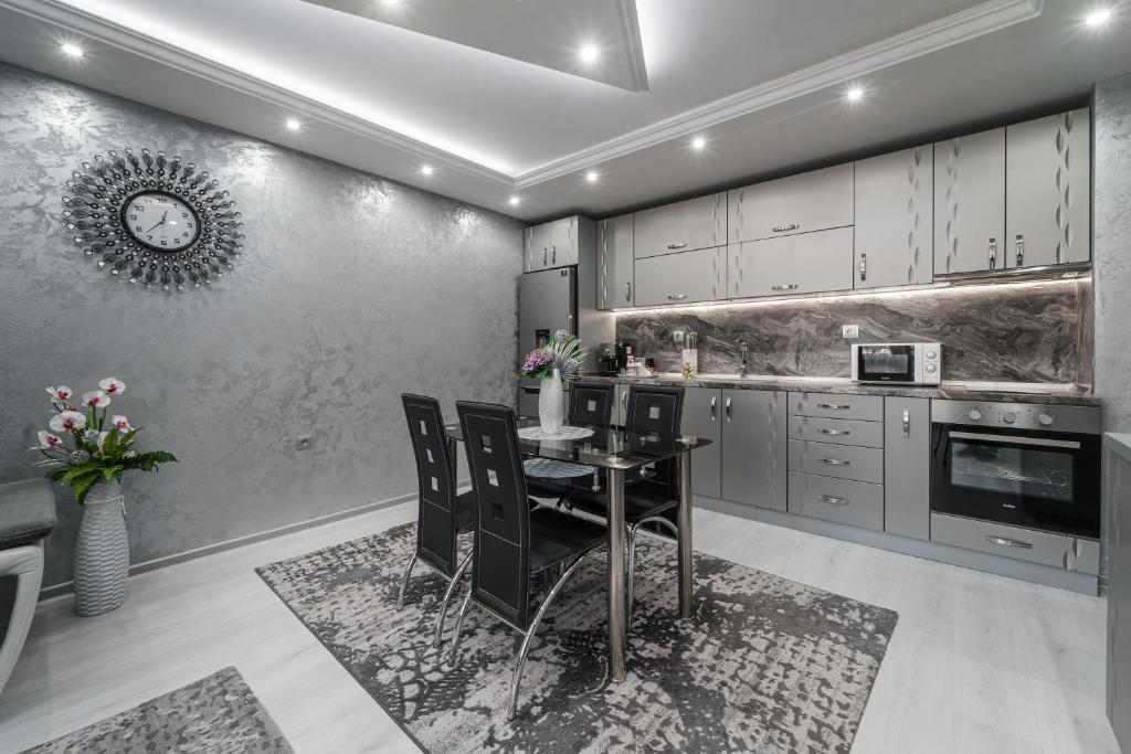 City Apartments - a brand new luxury & comfy. photo 1