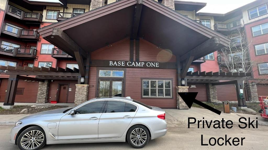 3BD/3BA- Updated Cozy Ski Retreat with Garage at the Base of Granby Ranch photo 4
