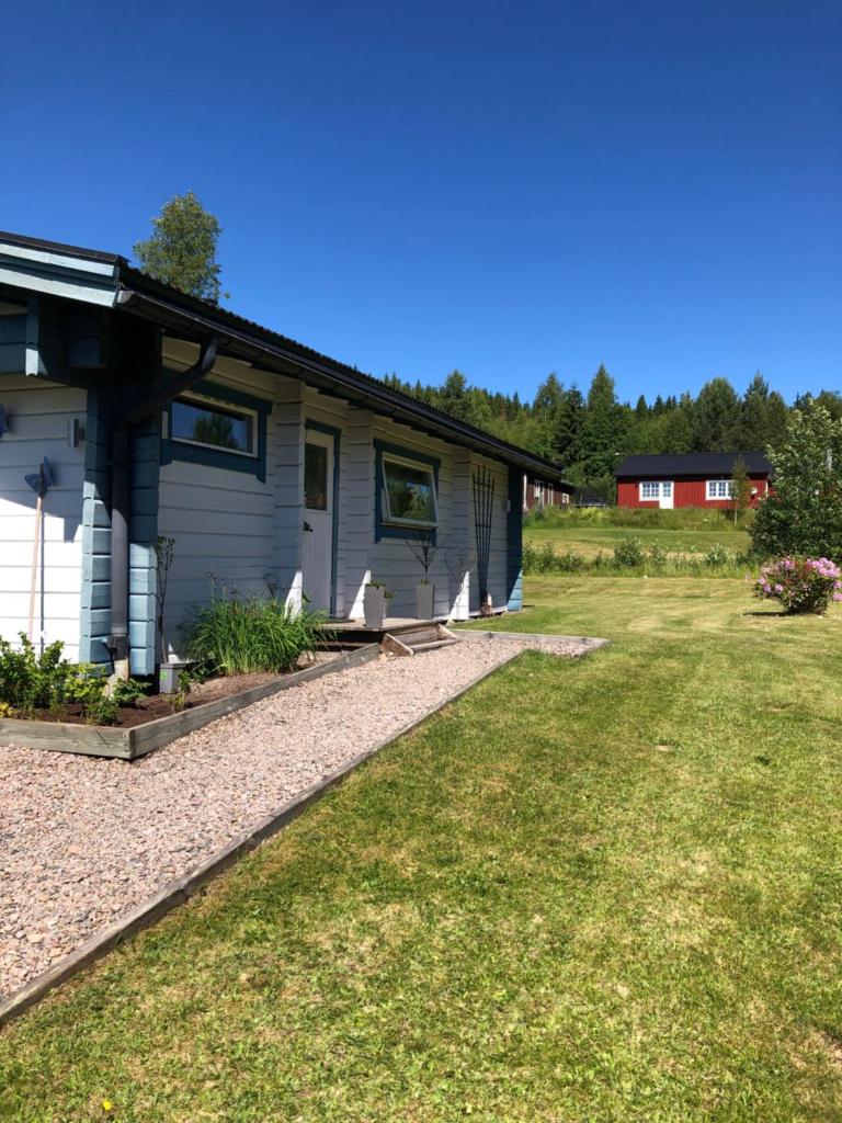 Mysig timmerstuga med braskamin nära Hovfjället photo 2