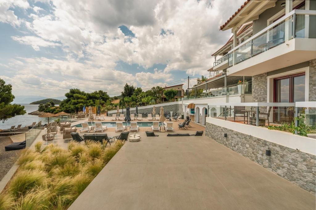 Trizonia Bay Hotel photo 4