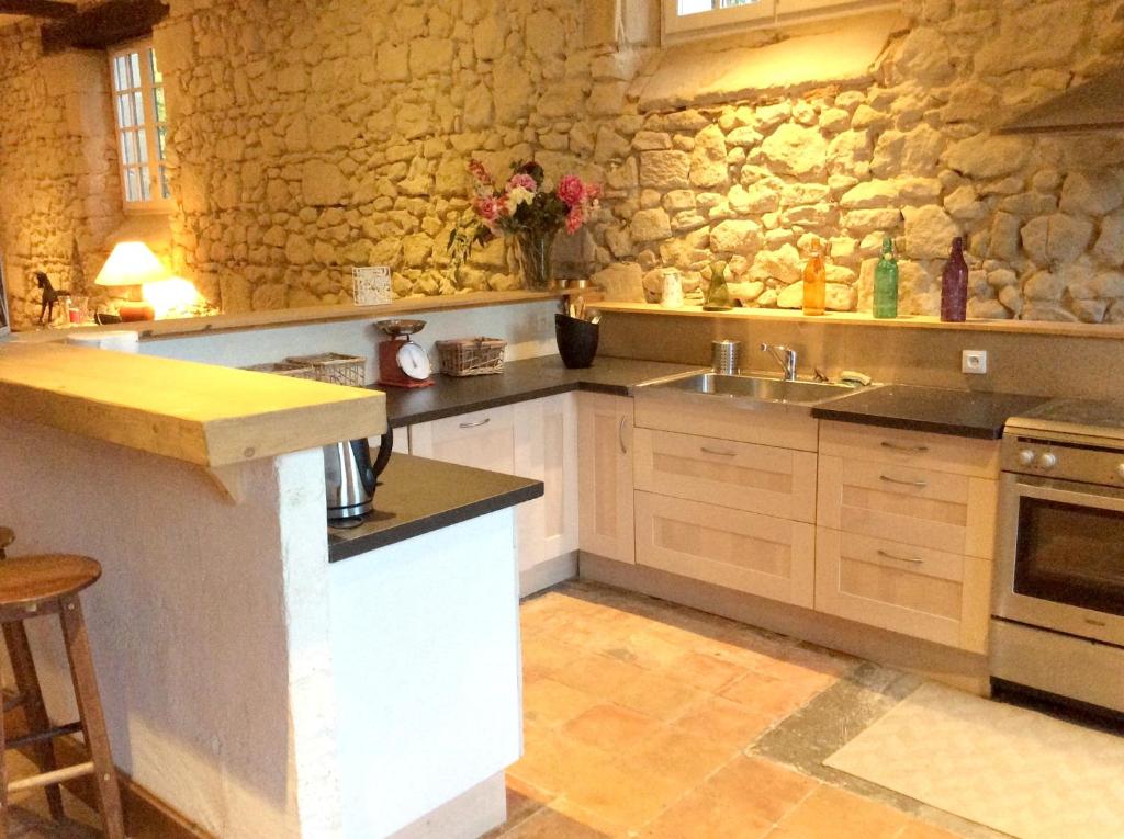 Demeure de 5 chambres avec jardin clos et wifi a Tombeboeuf photo 1