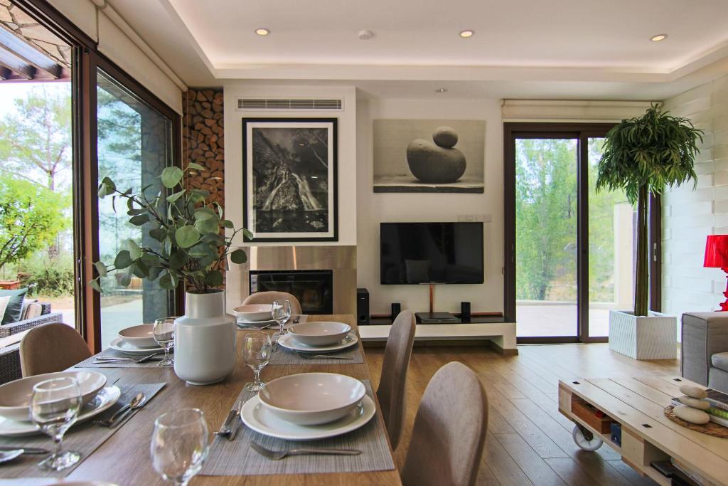 Phaedrus Living: Forest View Luxury Villa Chantara photo 3