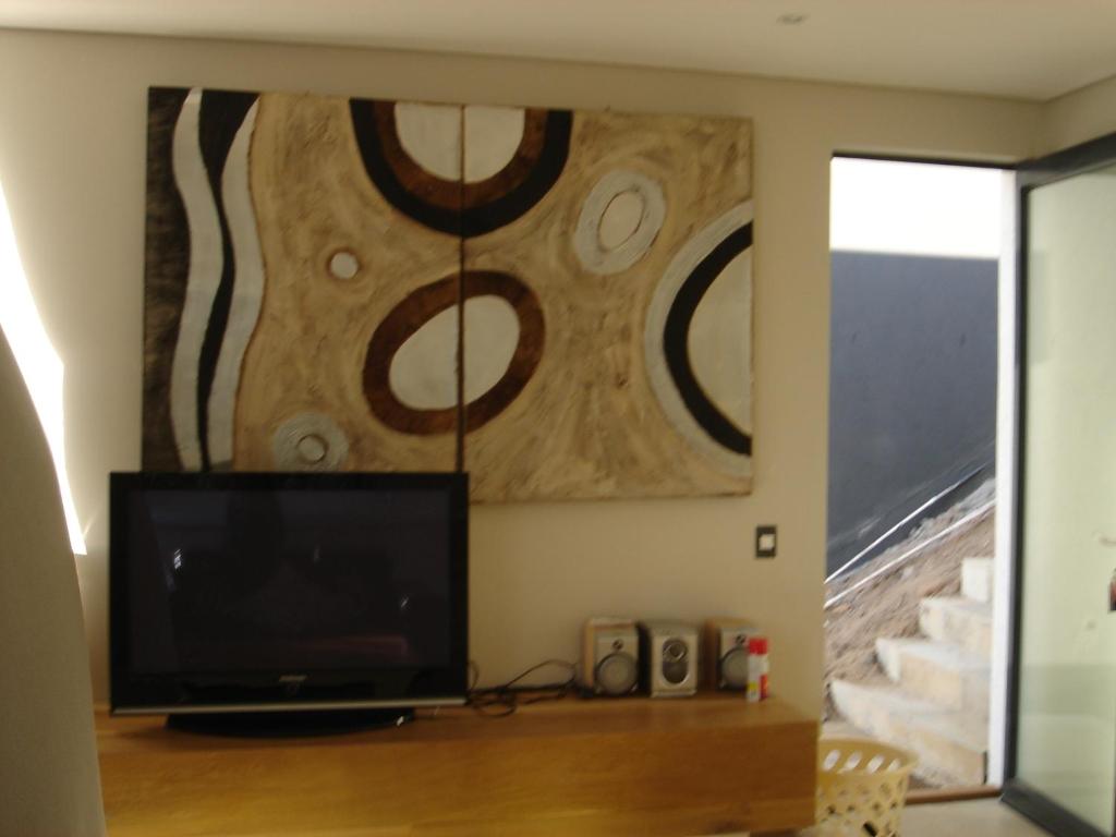 Camps Bay Studio Apartments - Self-catering - Tap to explore photos