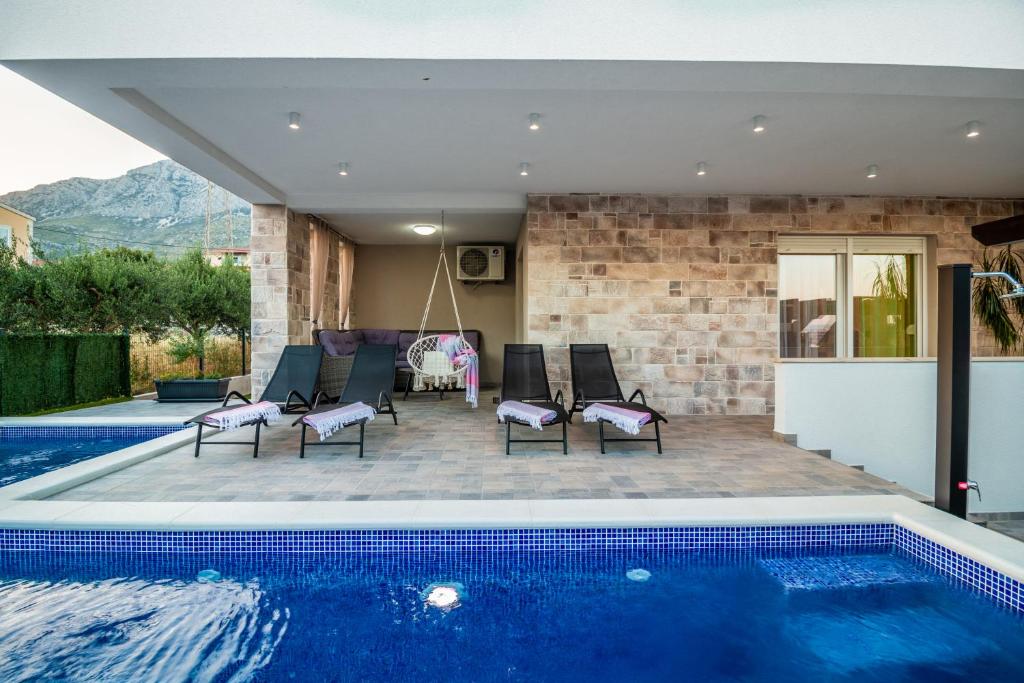 Villa Olea-with pool, sea view, near Split airport photo 3