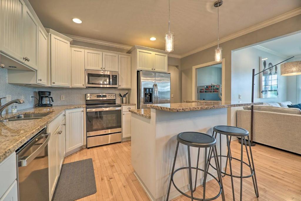 Grand Haven Condo Walk to Lake and Pool Access! photo 3