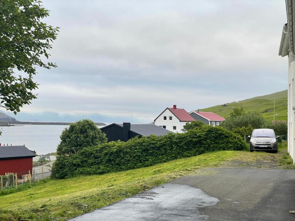 Abbasa hús-Grandpa s house Kumlavegur 9 photo 3