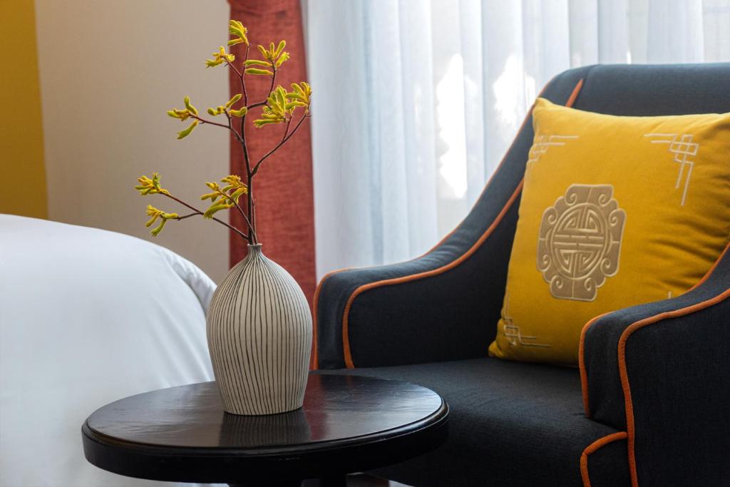 Hanoi Center Silk Boutique Hotel & Travel