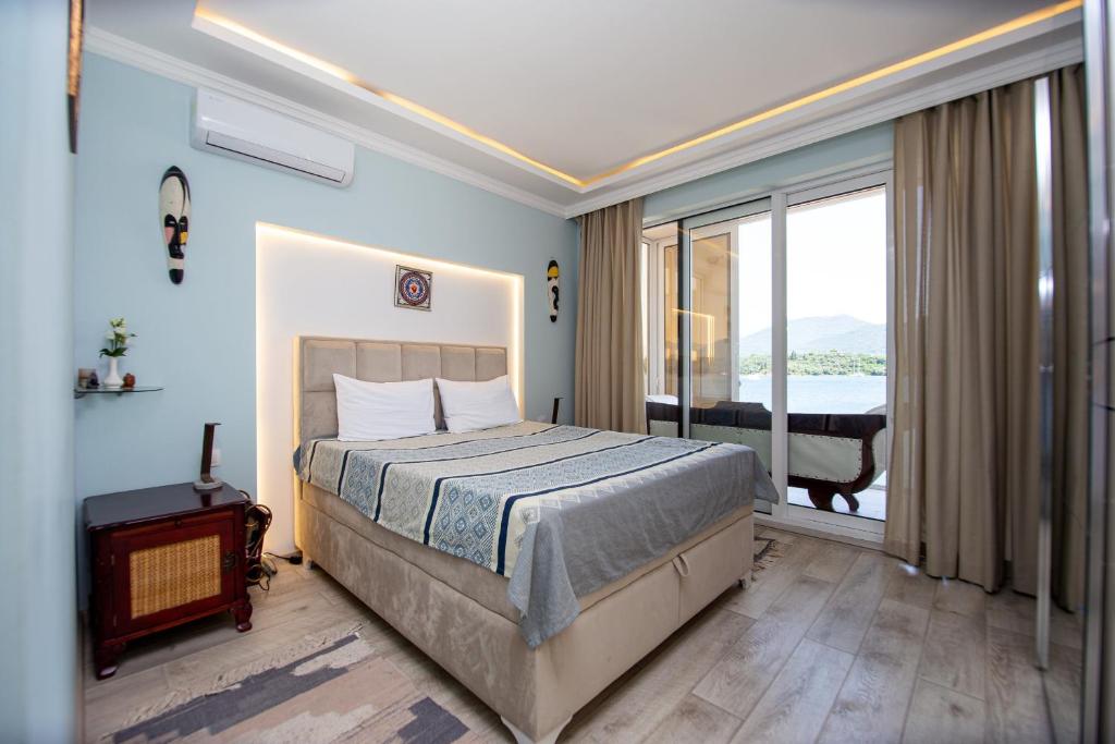 Aquamarine House photo 1