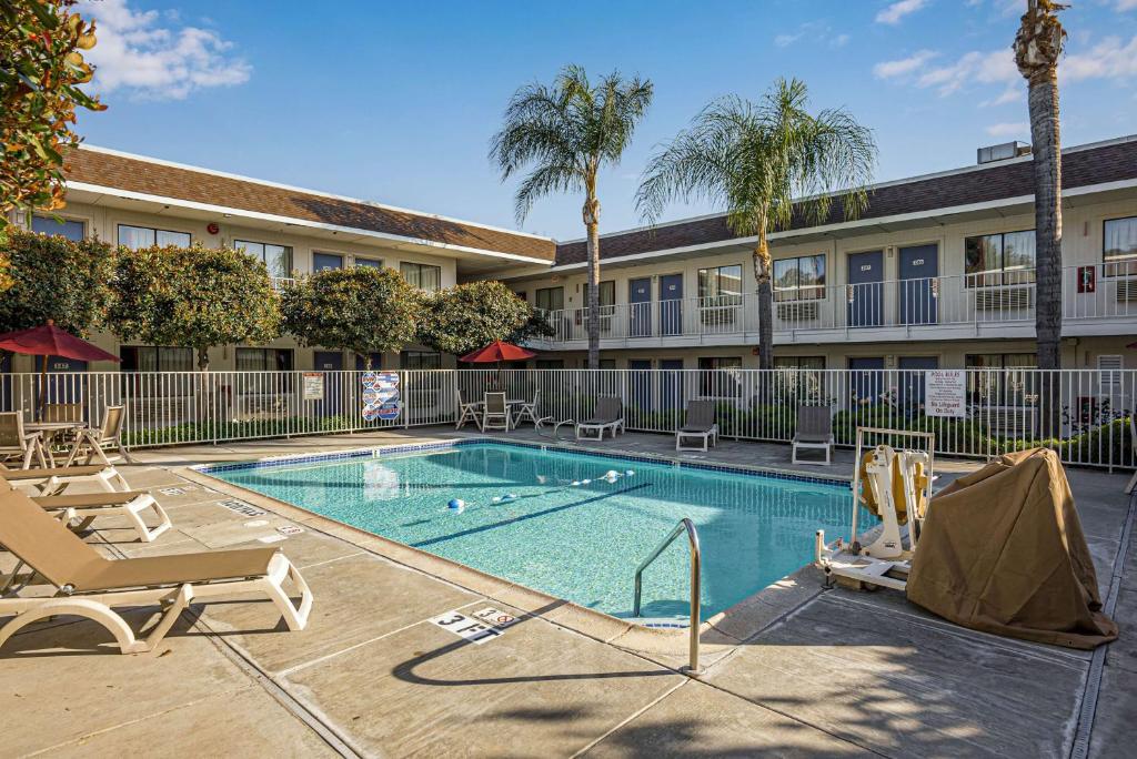Motel 6-Temecula, CA - Historic Old Town photo 3