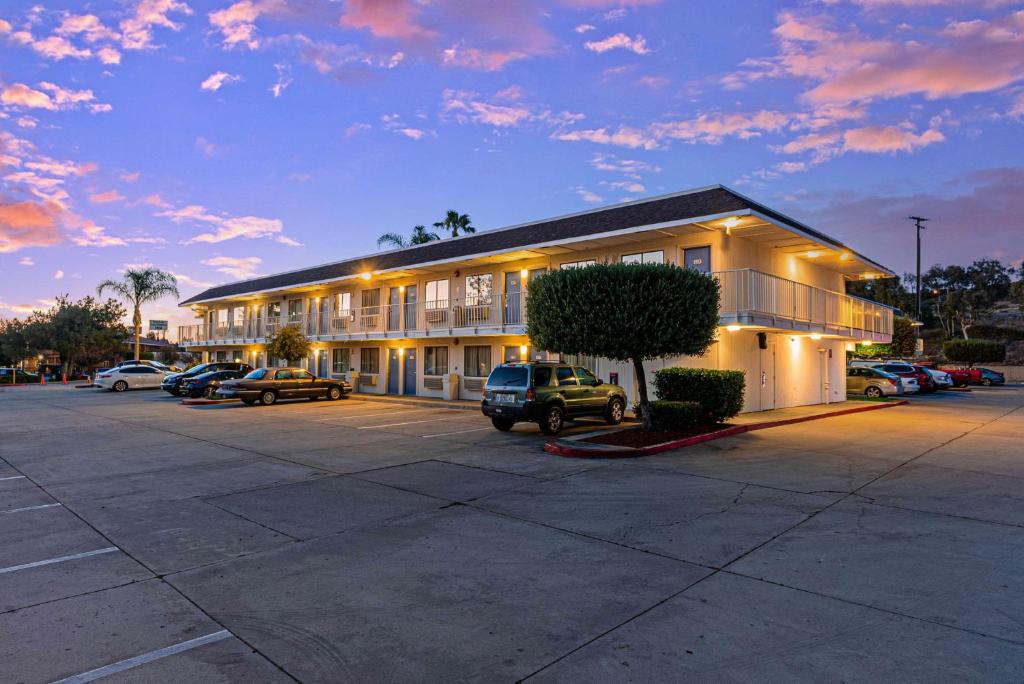 Motel 6-Temecula, CA - Historic Old Town photo 1