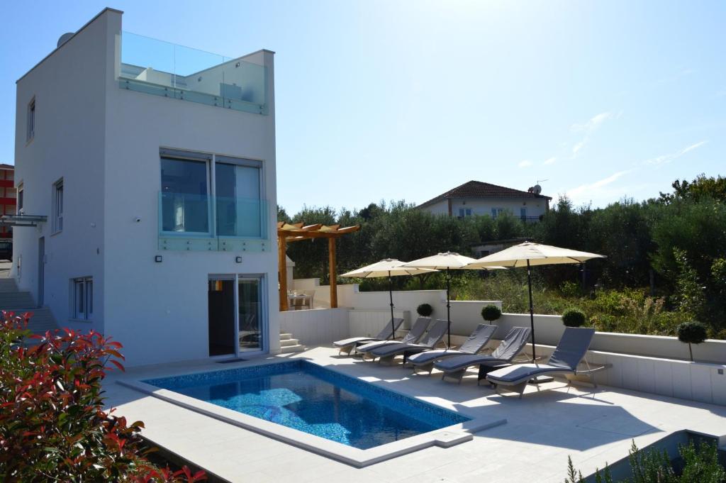 Villa Leona photo 2