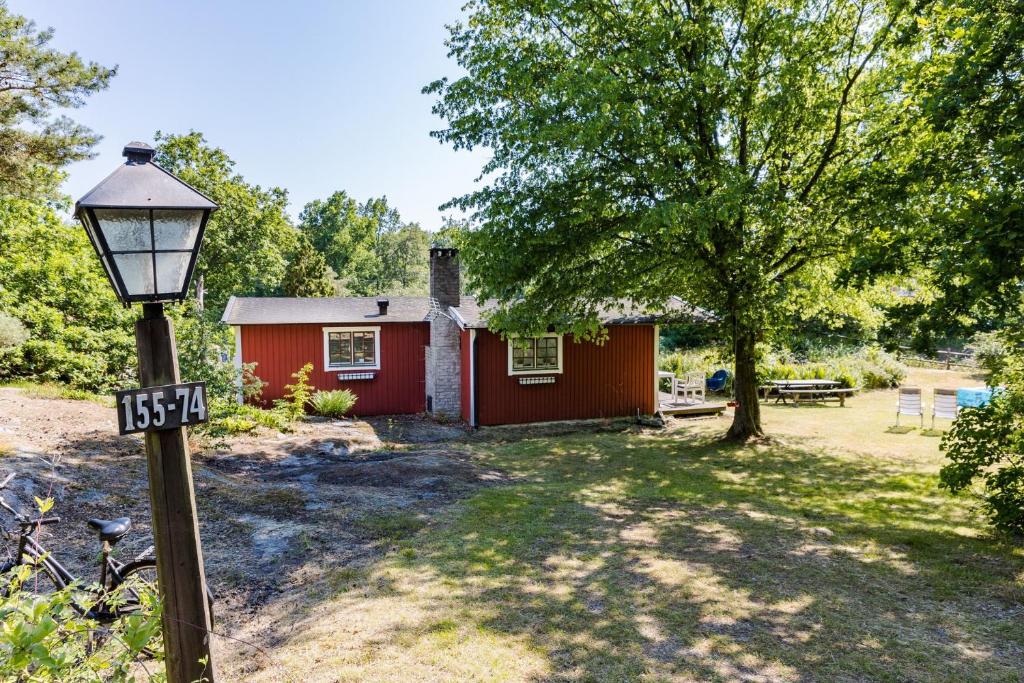 Nice and family friendly holiday home in Trensum Karlshamn photo 2