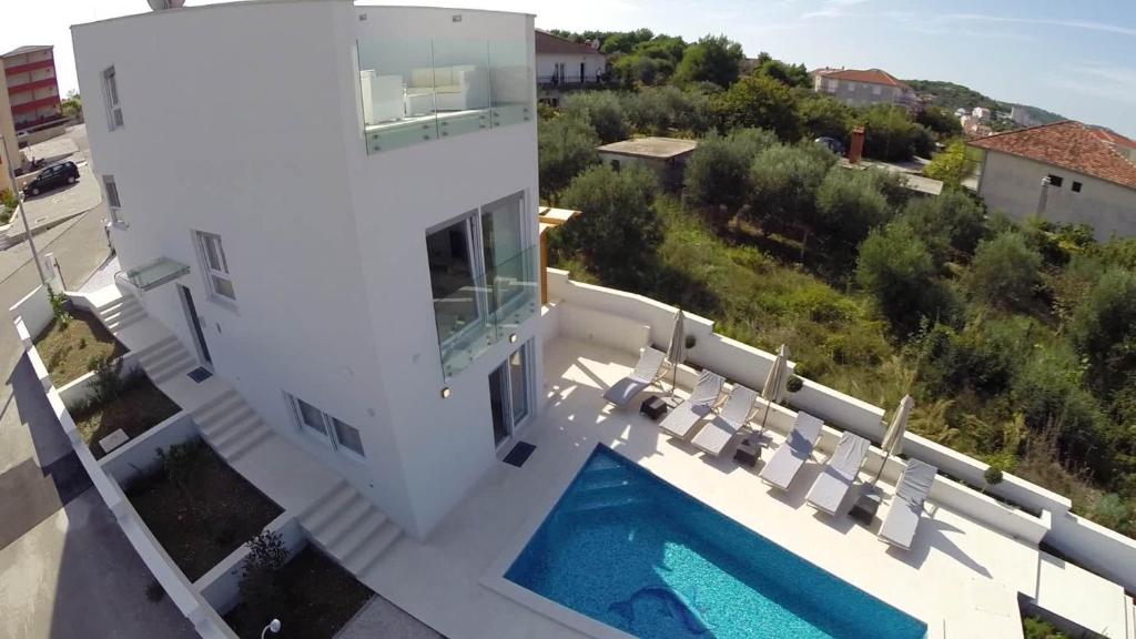Villa Leona photo 3