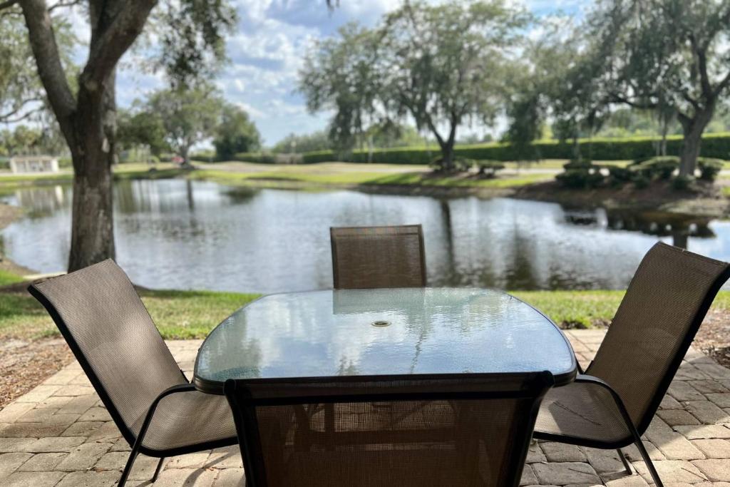 Golf and Tennis Community - Peaceful Pond Paradise - Pet friendly image