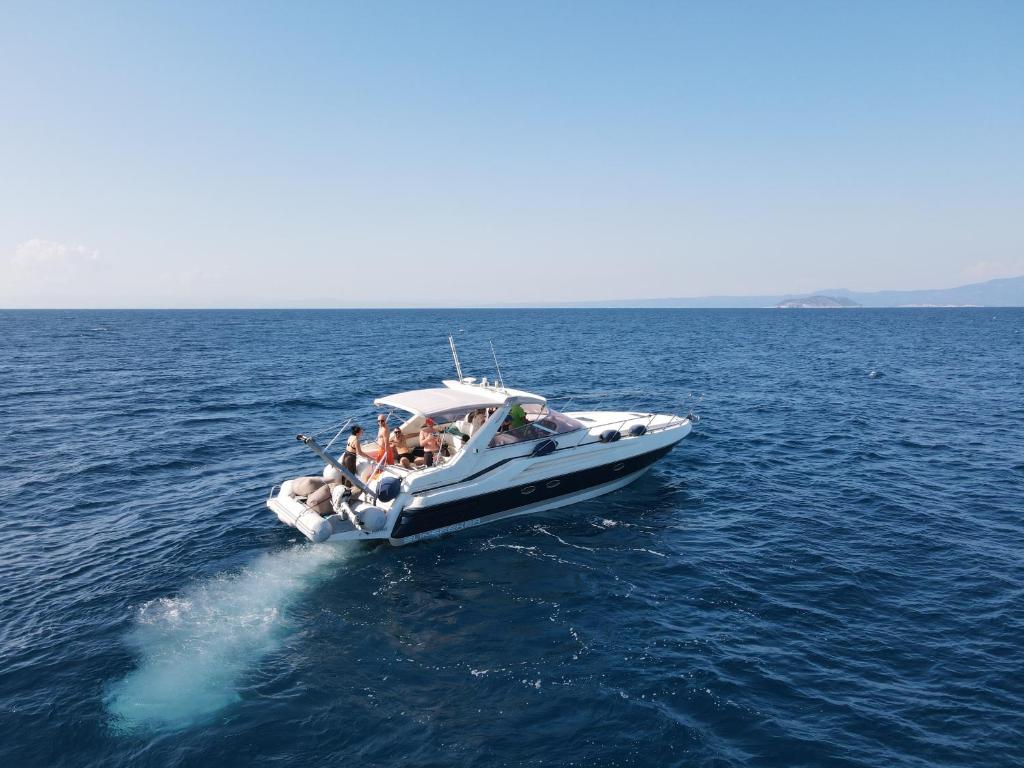 White Eagle Cruises Neos Marmaras Sithonia photo 2