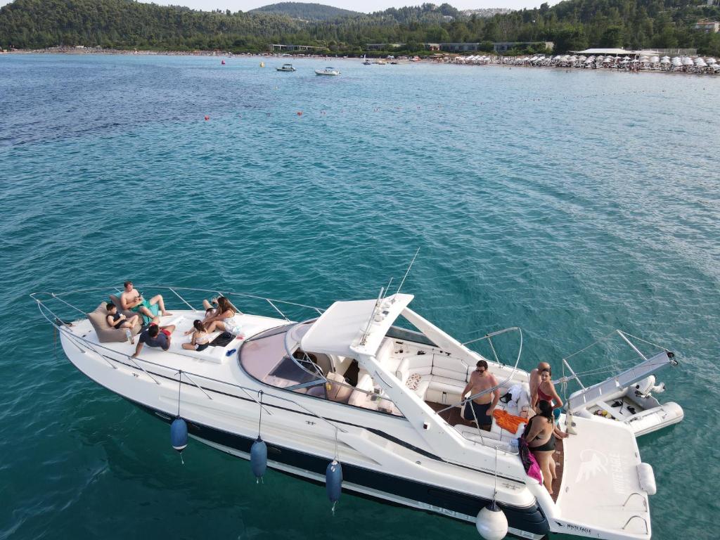 White Eagle Cruises Neos Marmaras Sithonia photo 4