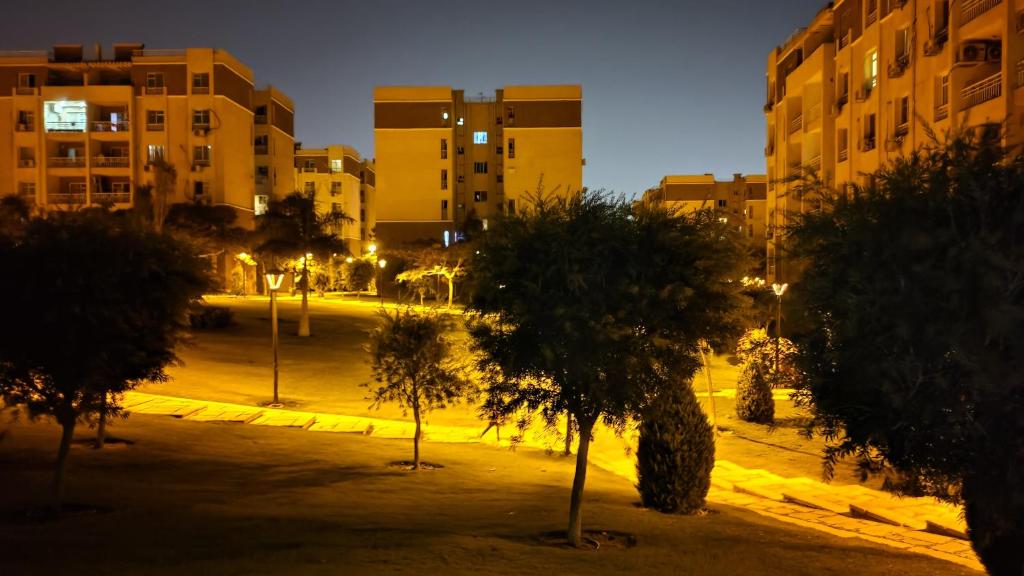 Lovely 2-bedrooms Apartment with free parking photo 3
