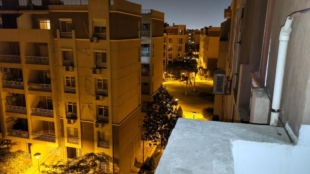 Lovely 2-bedrooms Apartment with free parking photo 4