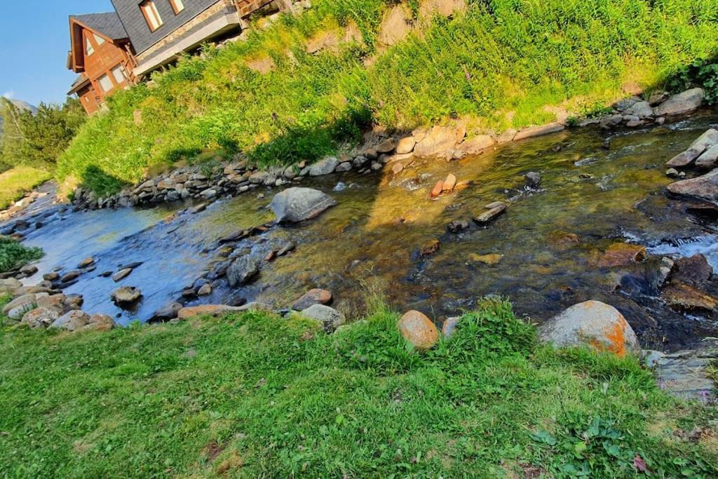 {
  "en-gb": "Acollidor estudi amb encant nòrdic i amb parquing, al costat de Grandvalira"
} photo 1