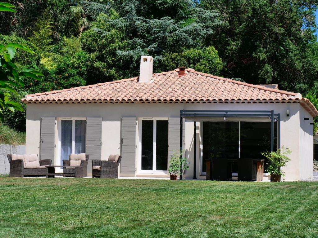 Les Yuccas -Maison neuve avec un jardin à Saint Paul de Vence photo 2