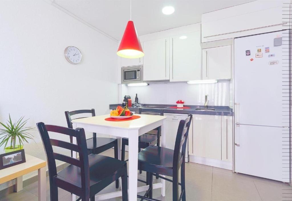 Seaview modern beach apartment photo 3