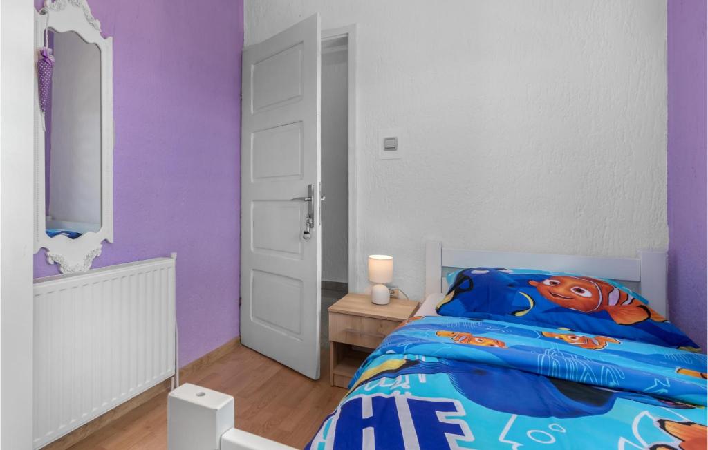 Beautiful Apartment In Otocac With Wifi And 2 Bedrooms photo 2