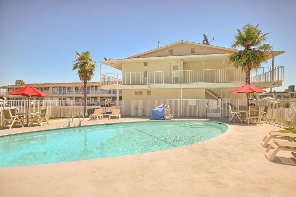 Motel 6-Fresno, CA - Blackstone North photo 4