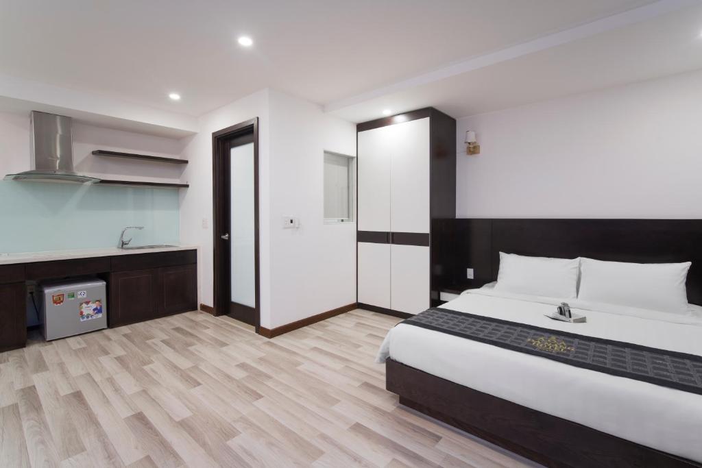 AOA HOTEL & APARTMENT DANANG