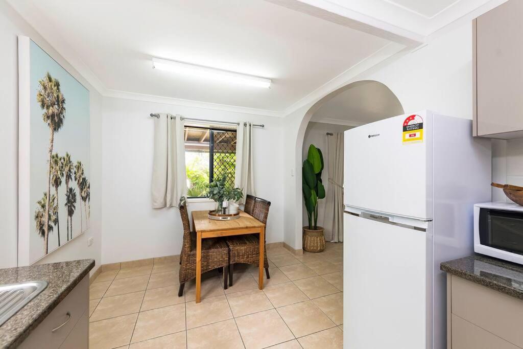 Bargara beachfront Unit - dog friendly photo 2